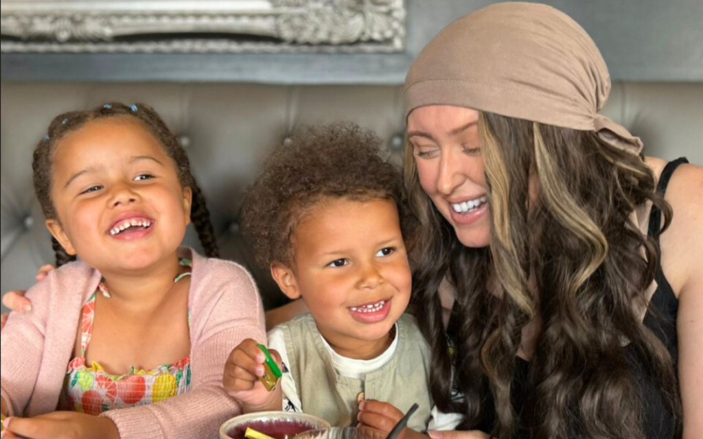 Little Lifts breast cancer gift Box beneficiary with family